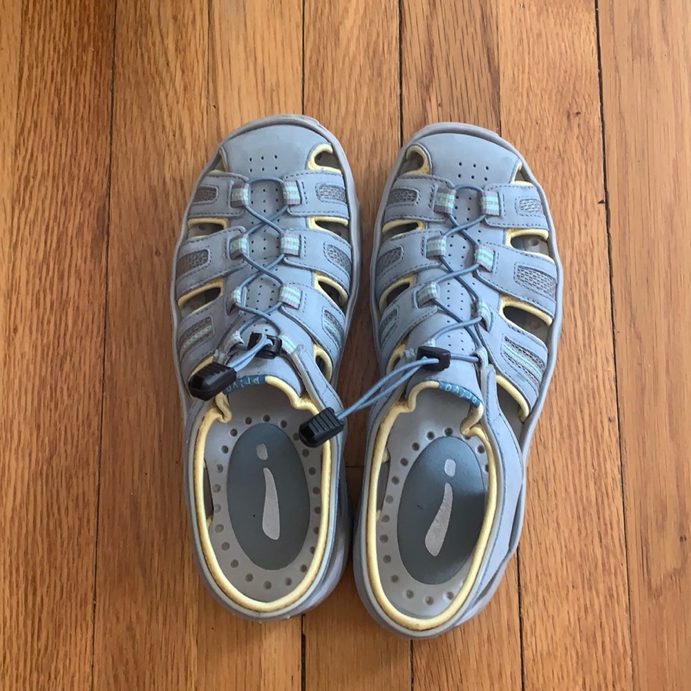 Clarks Privo sandals